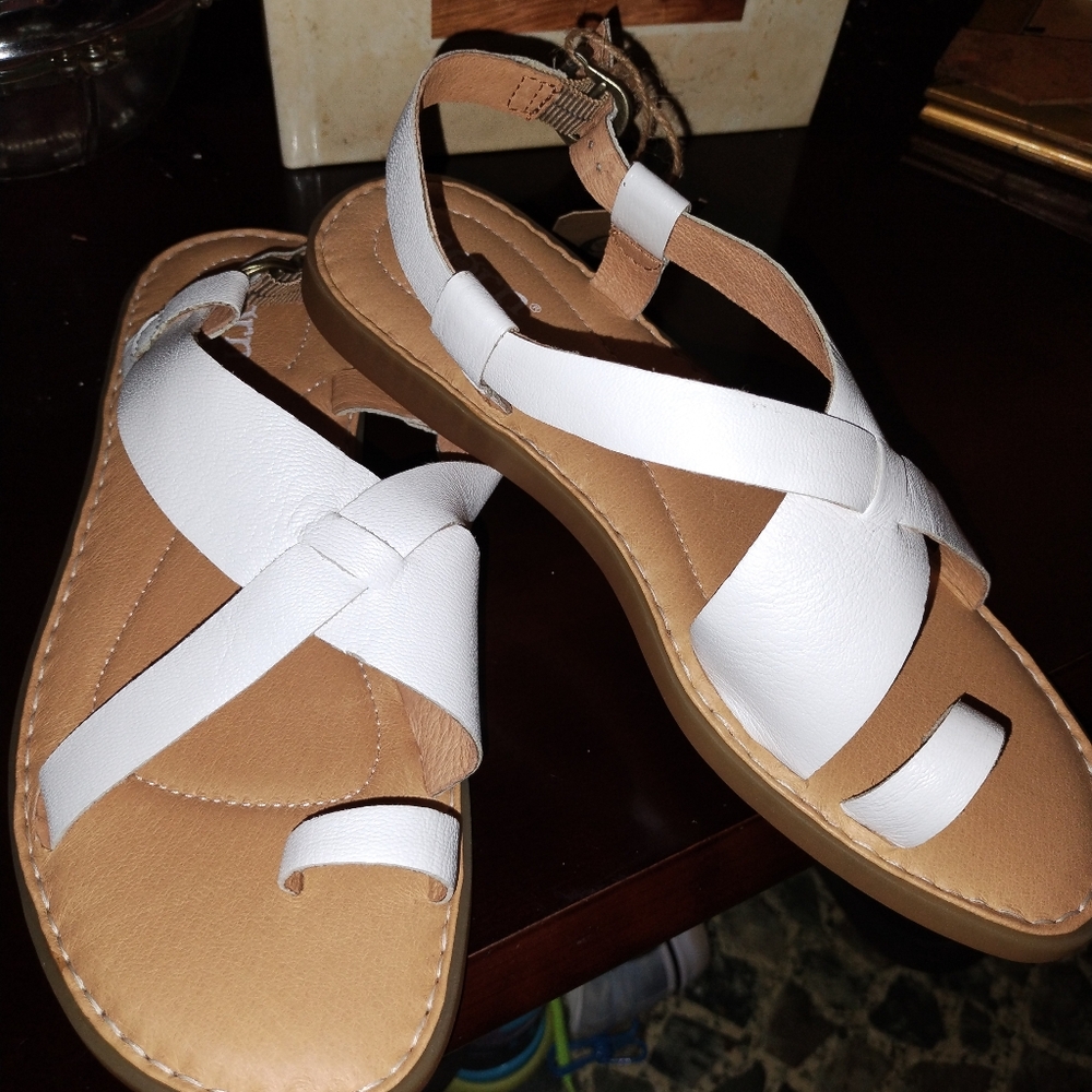 Born Inya white Leather Slingback Buckle Women's strappy Sandals Size 8M NWT OBO - Picture 3 of 9